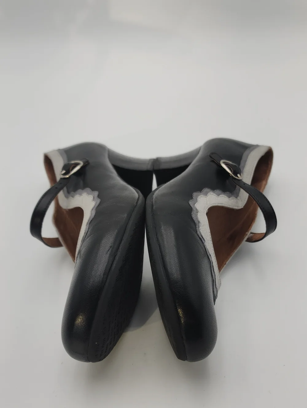 Miz Mooz Frankie Leather Mary Jane Two-Tone Black & Cream Scalloped Heel Sz 8.5